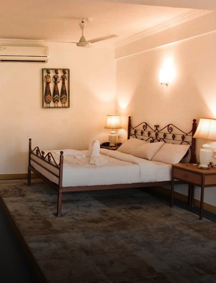 Hotel & Resort